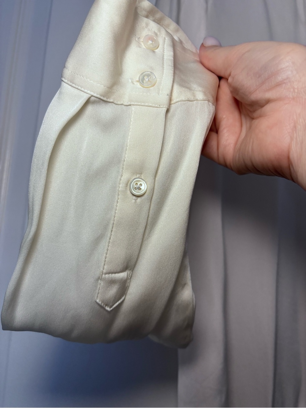 Quince Cream Long-Sleeve Button-Down Shirt silk - Picture 4 of 6